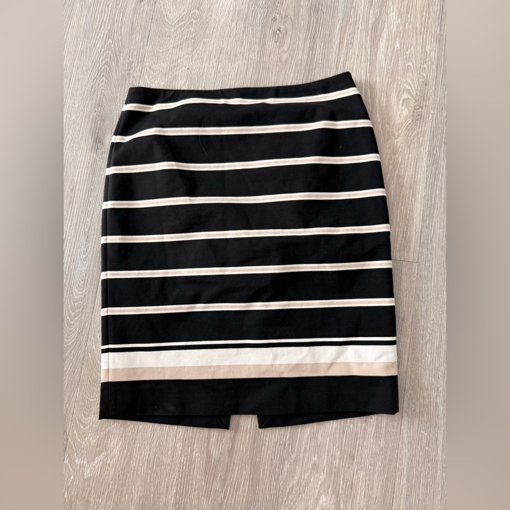 White House Black Market Black and Cream Striped Pencil Skirt - Picture 4 of 6